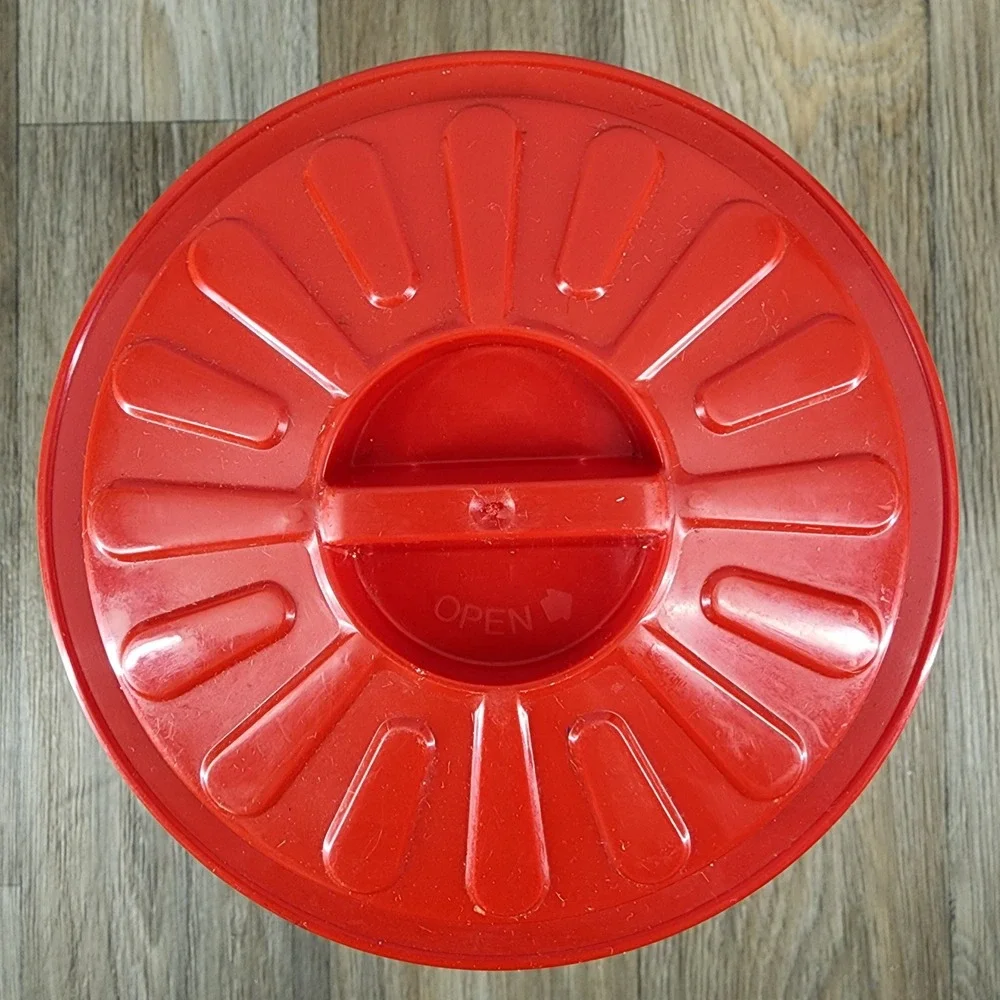 Vintage‎ Willow 1.5 Litre Red Plastic Mini Desktop Trash Can Bin with Lid Small